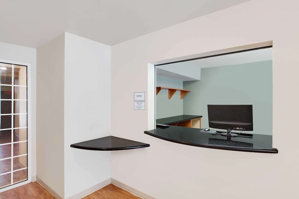 WoodSpring Suites Lake Charles 2