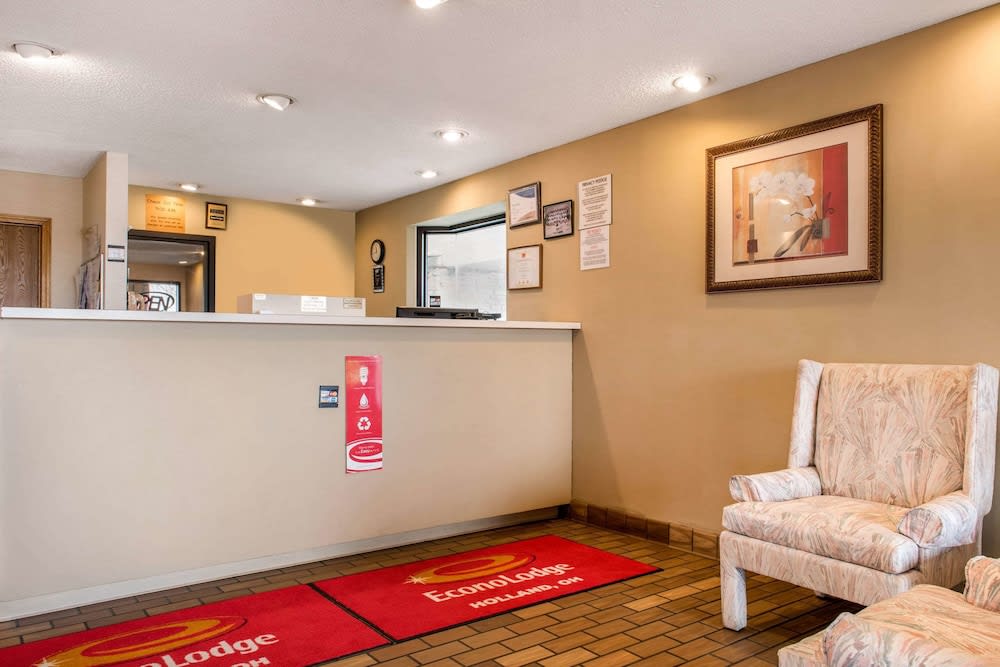 Econo Lodge Holland - Toledo 2