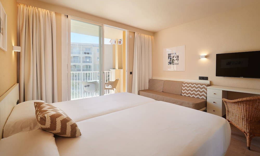 Protur Badí­a Park Aparthotel 4