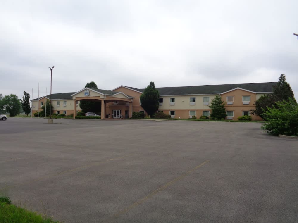 Fairgrounds Inn 1