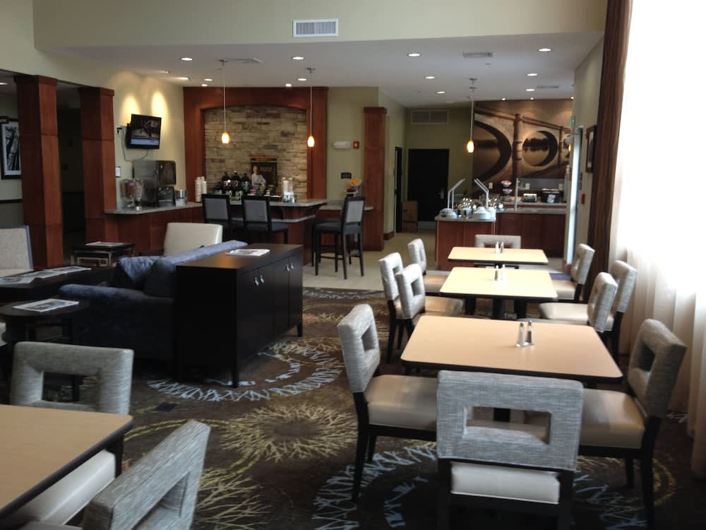 Staybridge Suites SCHERERVILLE by IHG 2