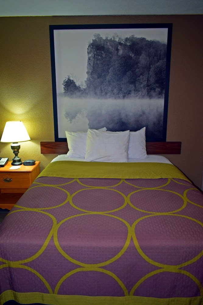 Super 8 by Wyndham Fort Chiswell Wytheville Area 5