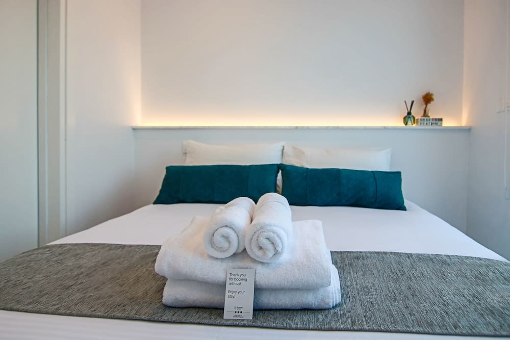 Phaedrus Living - Seaside Deluxe Flat Harbour 107 2