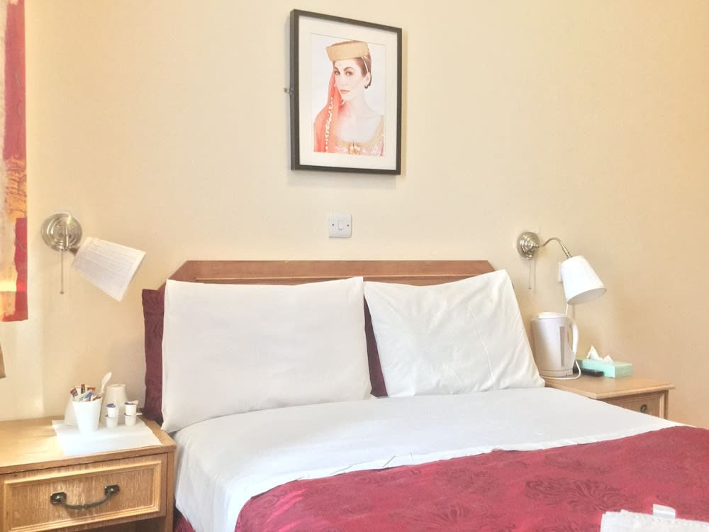 Chiswick Lodge Hotel 5