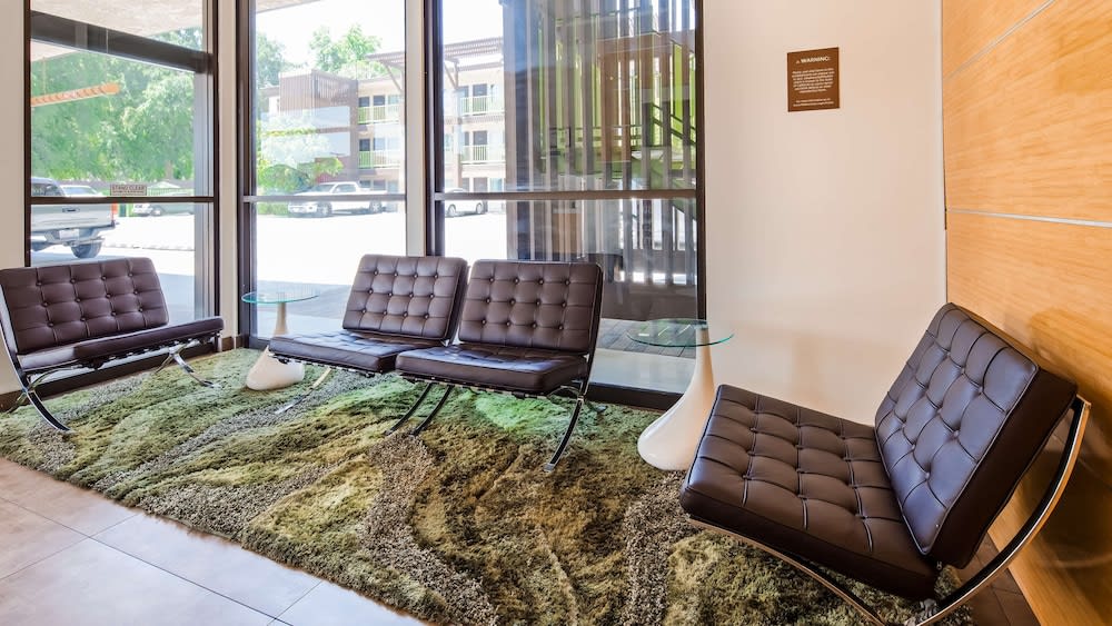 Best Western Plus Glendale 2