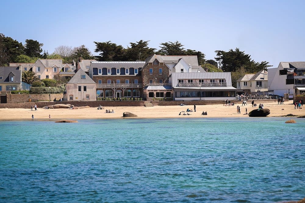 Logis Hôtel Saint Guirec Et De La Plage 1
