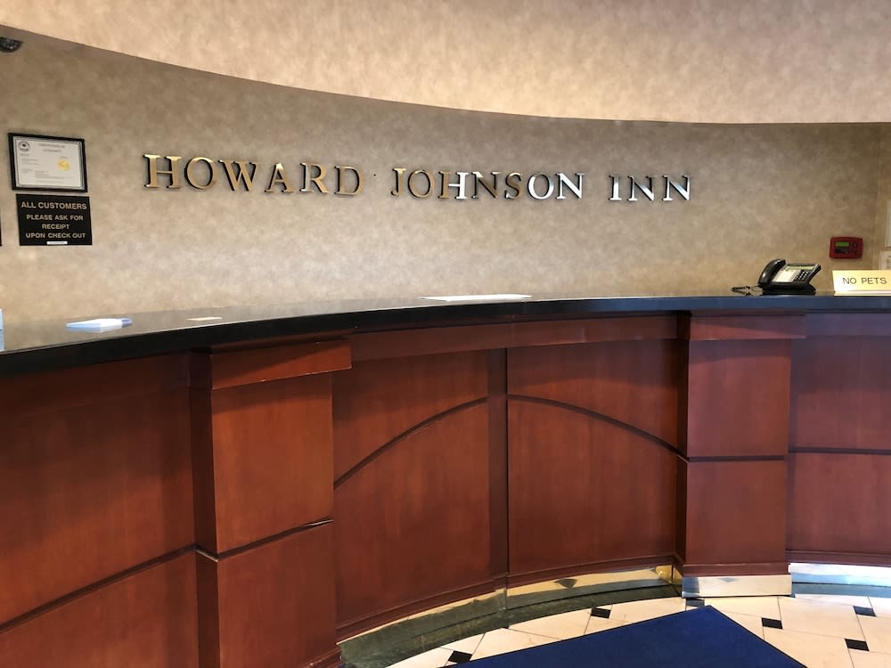 Howard Johnson by Wyndham Newburgh 2