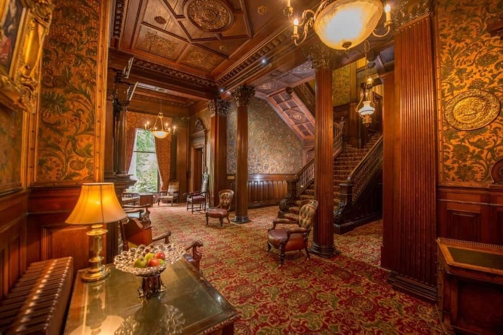 Macdonald Norwood Hall Hotel 3