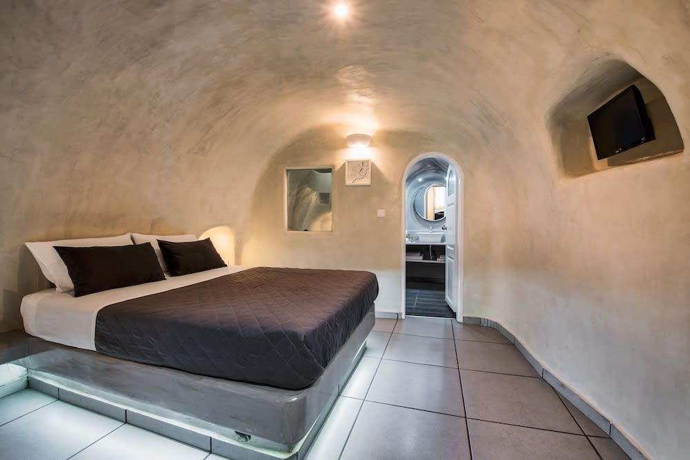 Katerina's Castle - Caldera Cave Hotel 2