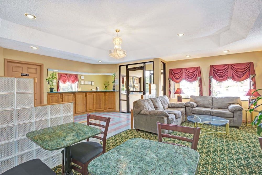 Travelodge by Wyndham Forest Park Atlanta South 1