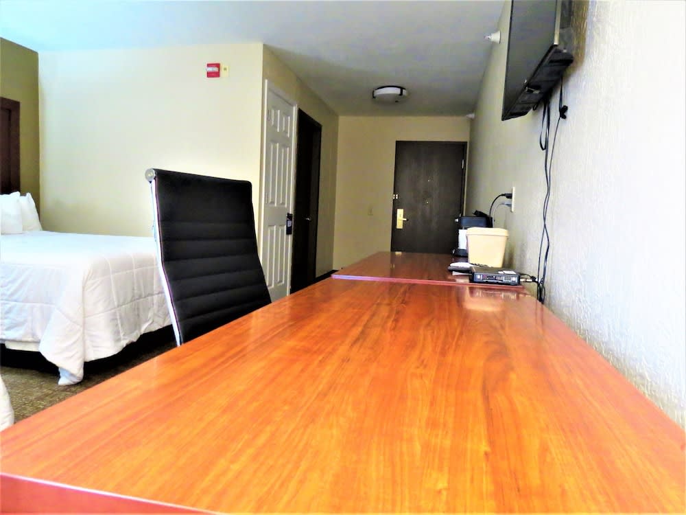 Comfort Inn & Suites Fairborn near Wright Patterson AFB 5