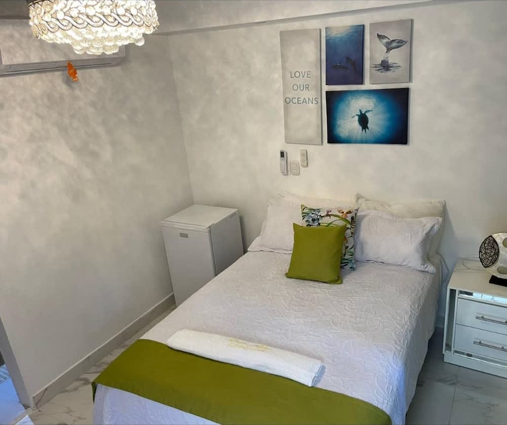 Room in Guest Room - Central Area Bedroom With Common Kitchen, Living Room 2