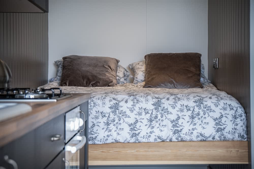 Cabin In The Woods - 1 Bed - Kilgetty 3