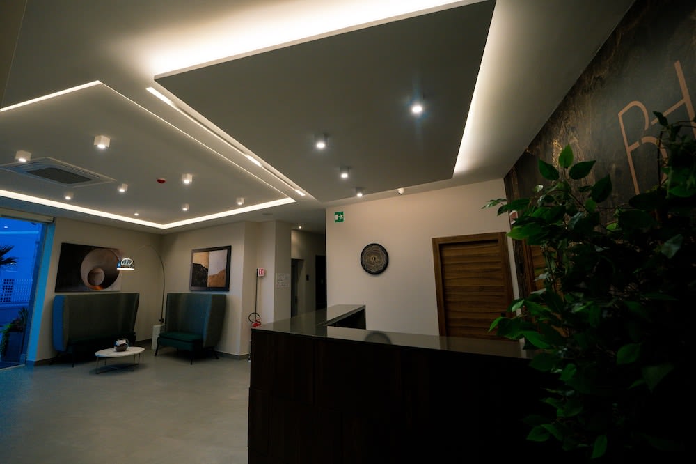 Building Hotel 2
