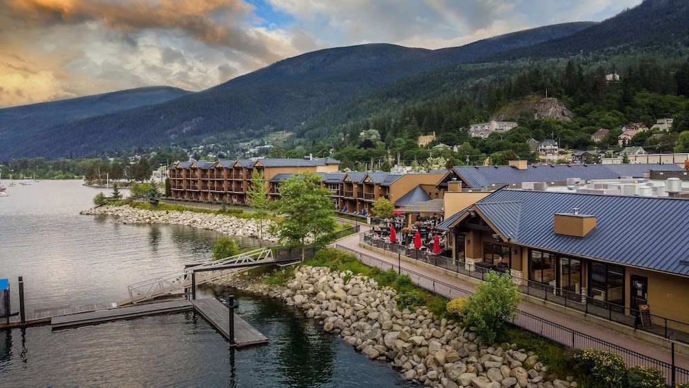 Prestige Lakeside Resort, WorldHotels Elite 1