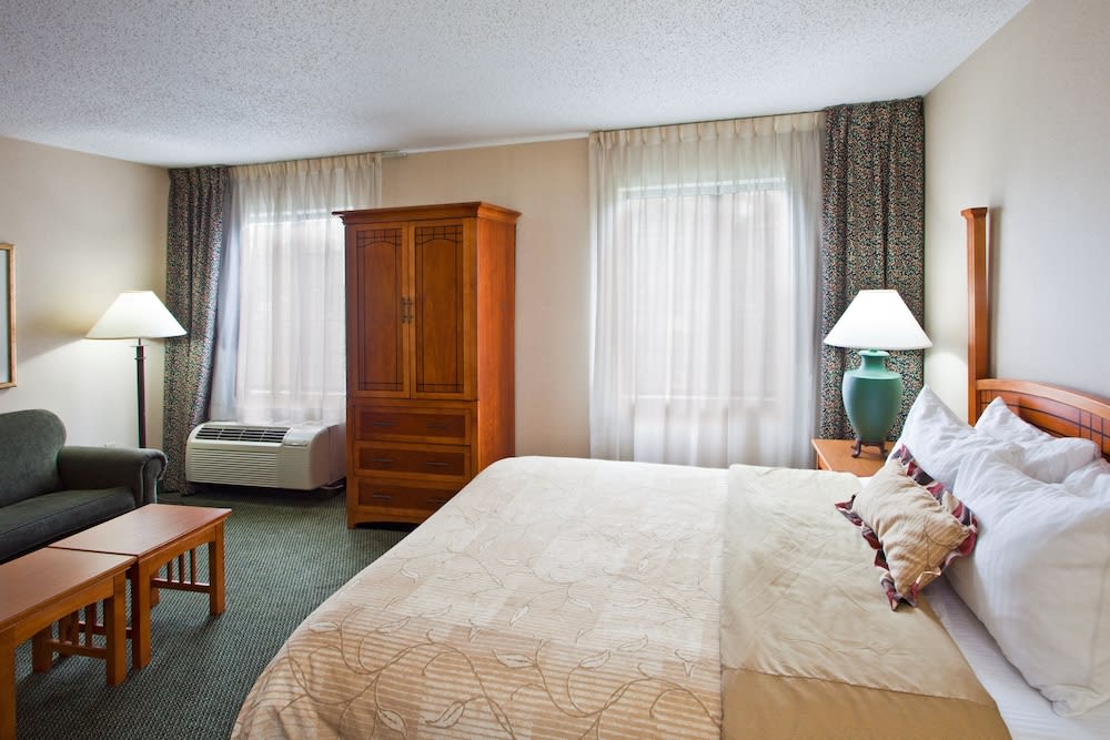 Staybridge Suites DETROIT-UTICA by IHG 2