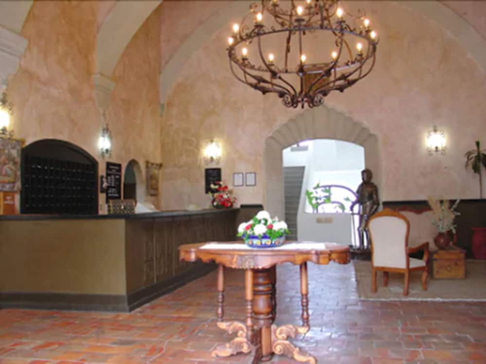 Hotel Castillo de Santa Cecilia 2