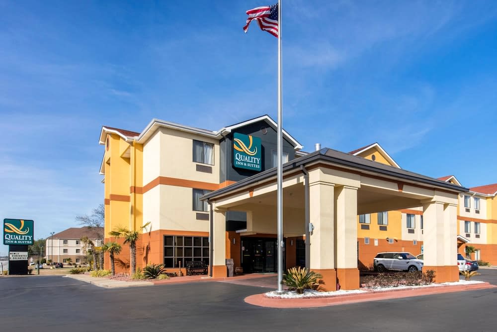Quality Inn & Suites Montgomery East Carmichael Rd 1