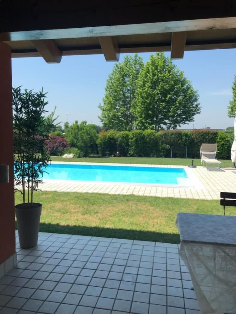 Room in B&B - Casa Belvedere - Complimentary Wifi and Private Parking 1