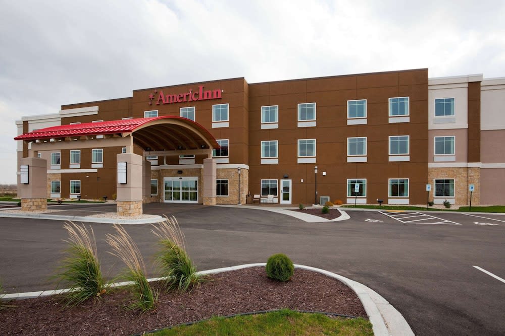 AmericInn by Wyndham Waupun 1