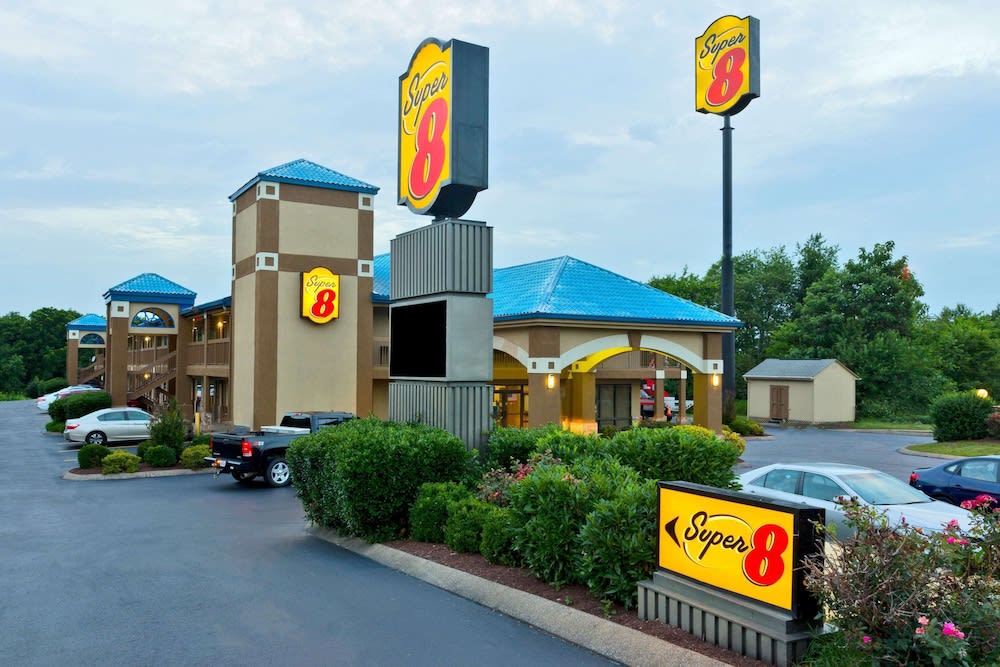 Super 8 by Wyndham Franklin Hwy 31 1