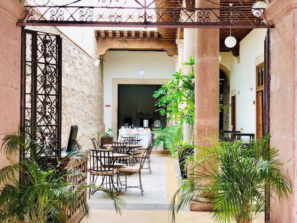 Hotel Expres By Hosting House 2
