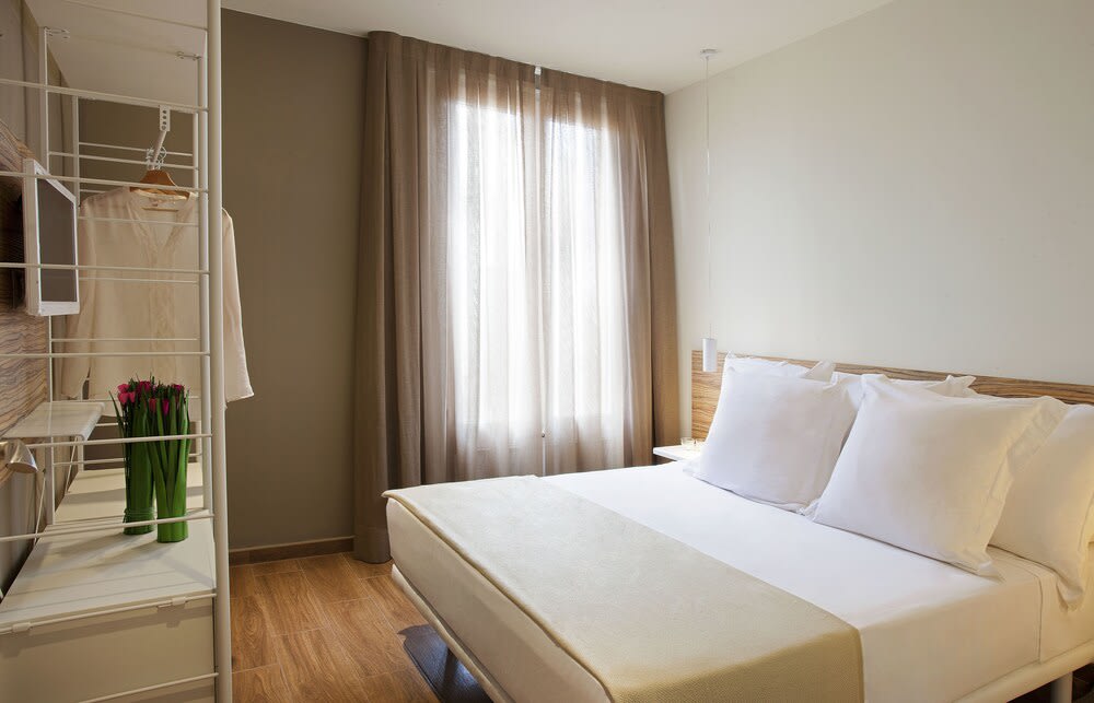 Barcelona Apartment Milà 4