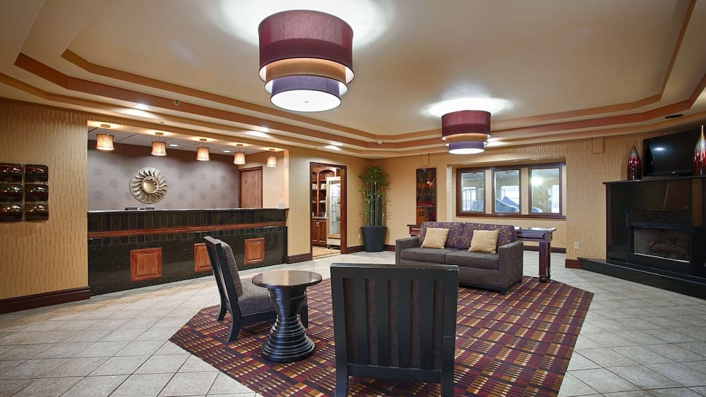 Best Western Plus Midwest Inn & Suites 2