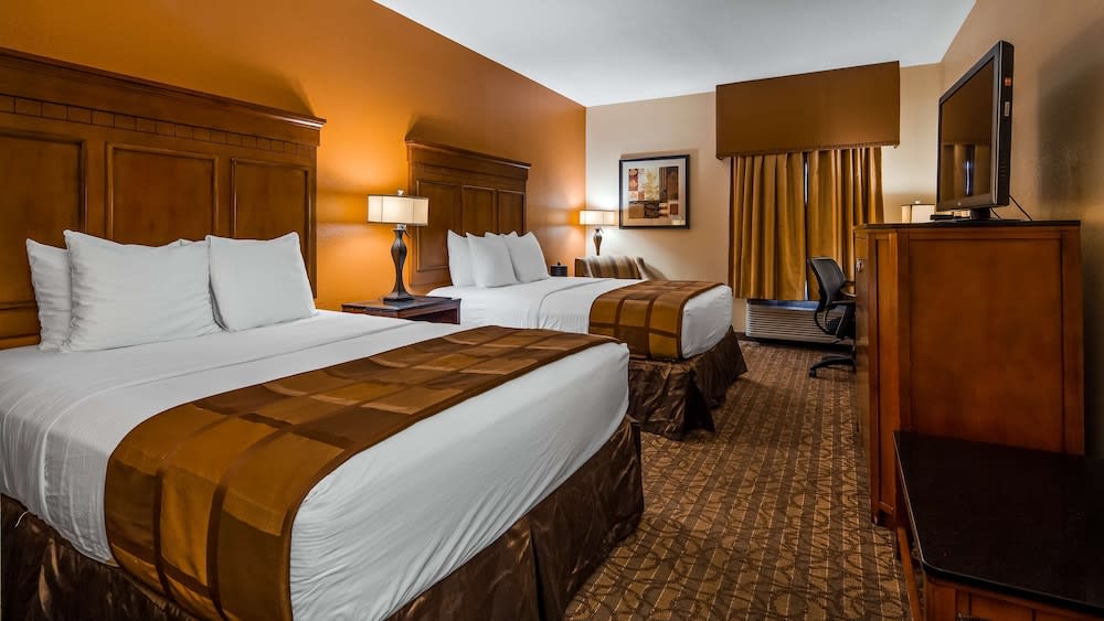 Best Western Plus Midwest Inn & Suites 5