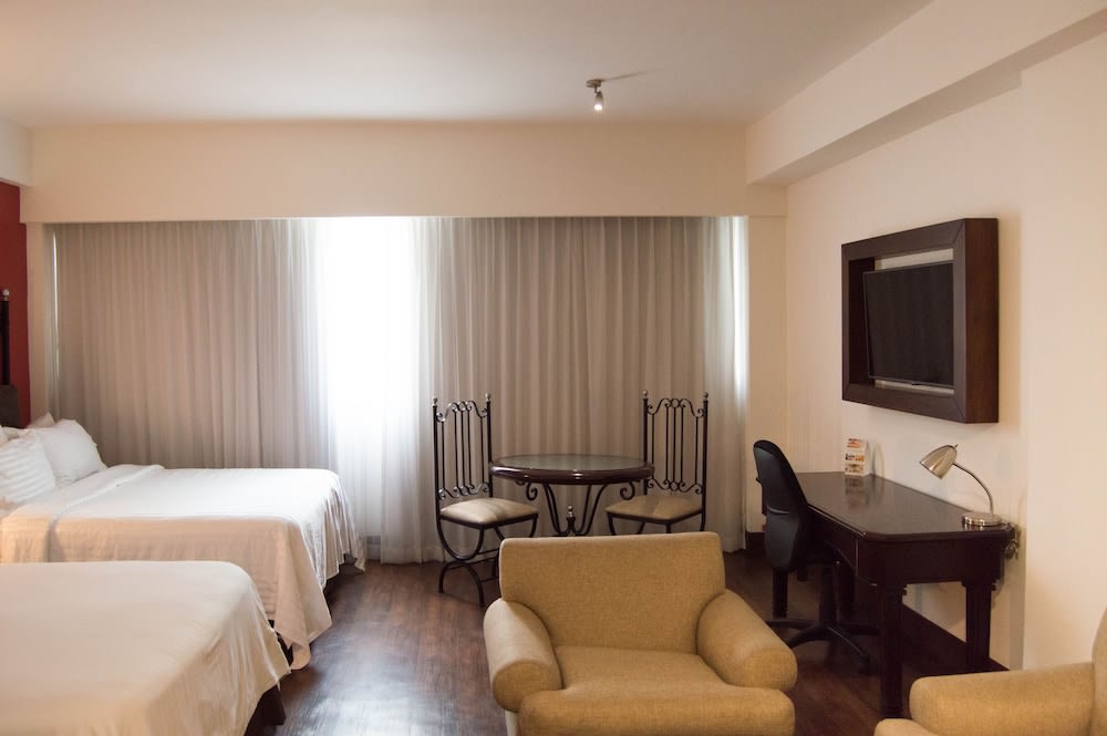 Holiday Inn Hotel & Suites Guadalajara-Centro Historico by IHG 4