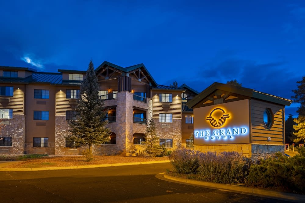 The Grand Hotel at the Grand Canyon 1