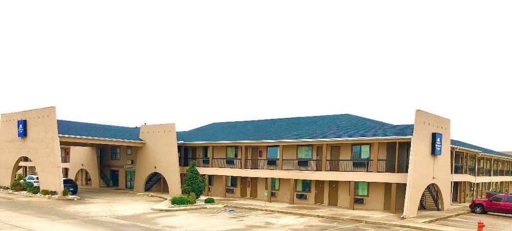 Americas Best Value Inn Yukon 1
