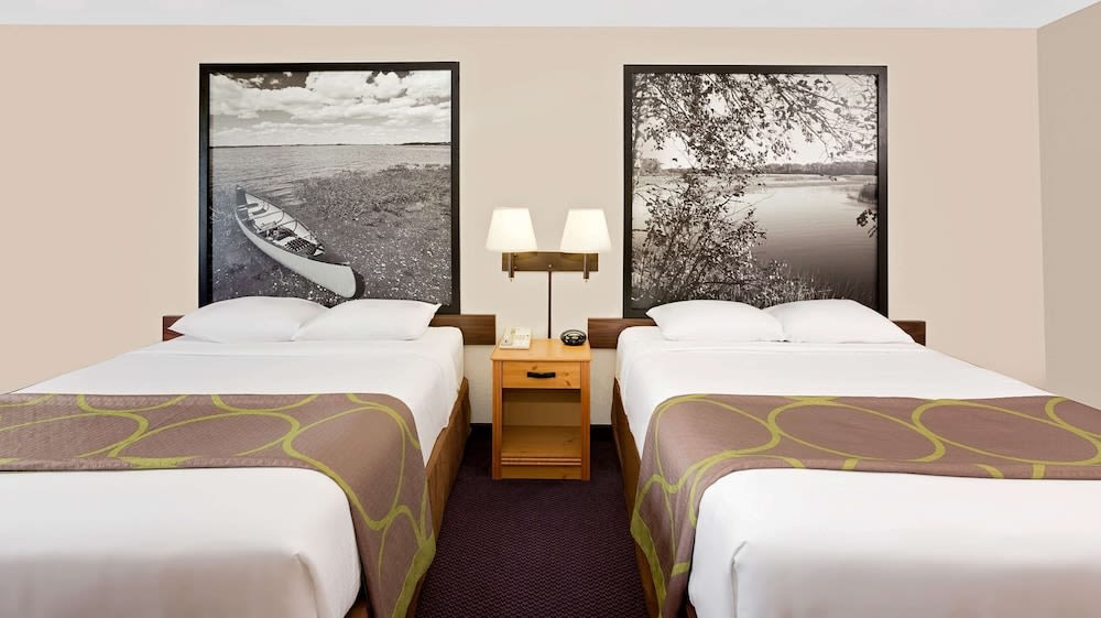 Super 8 by Wyndham St. James 4