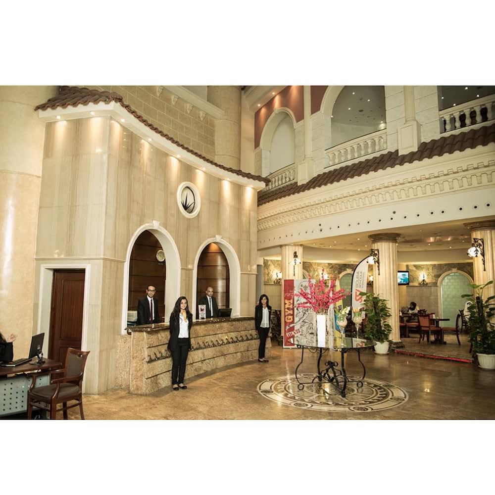 Cherry Maryski Hotel 2