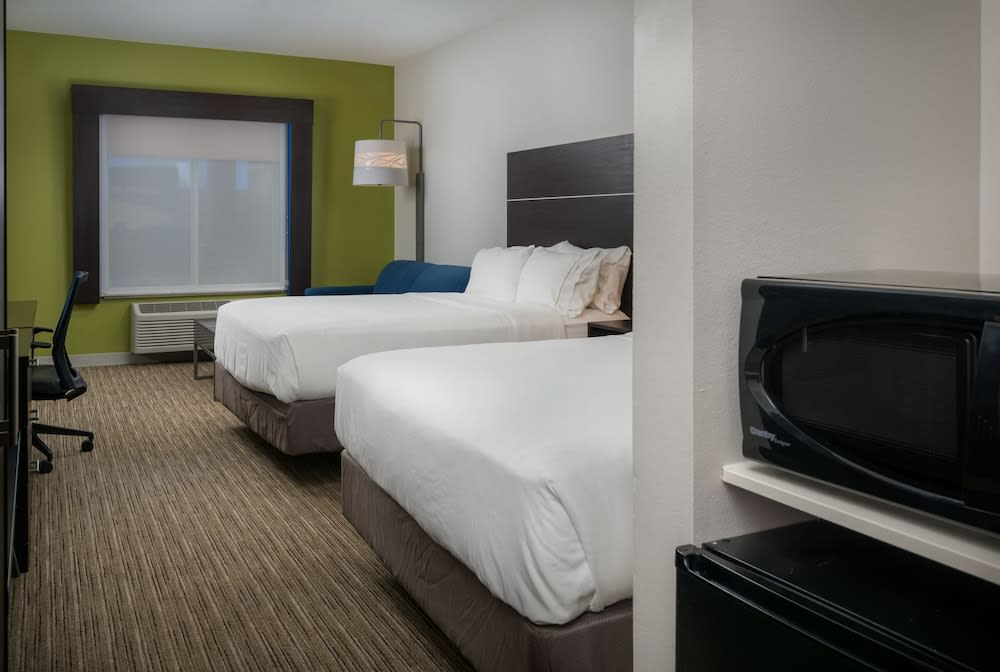Holiday Inn Express & Suites Lawrence by IHG 5