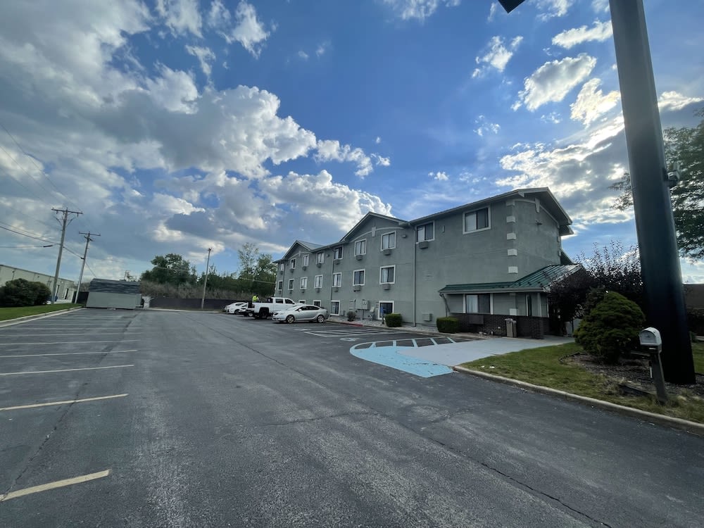 Magnuson Hotel Fort Wayne North – Coliseum 1