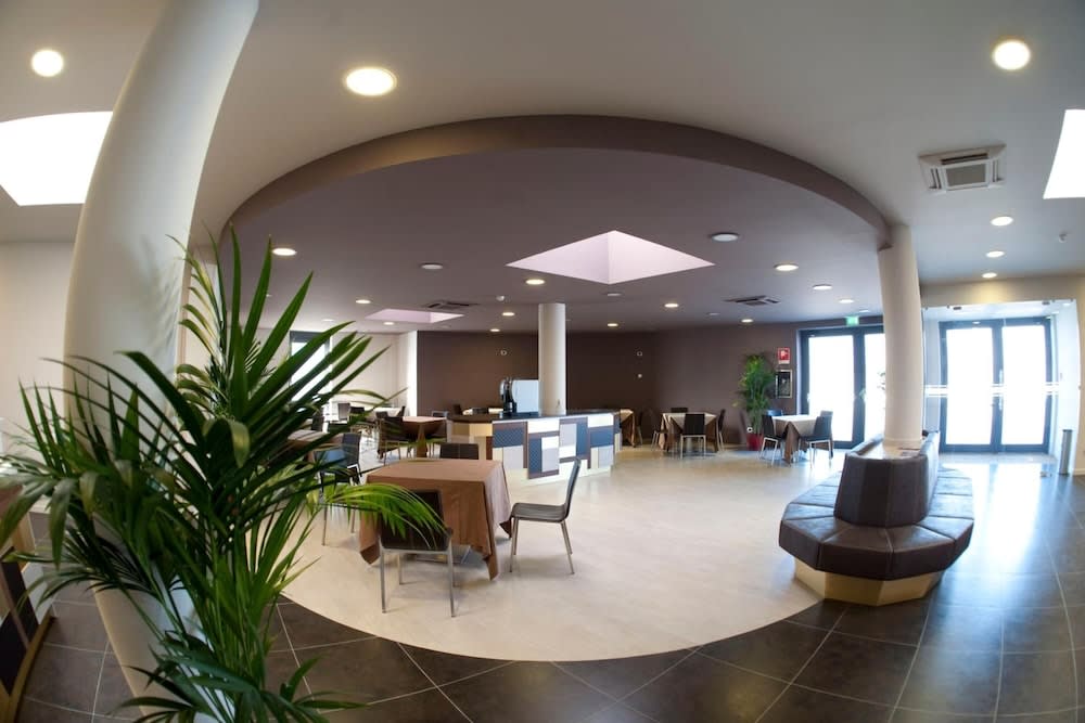 Hotel Camelia 2