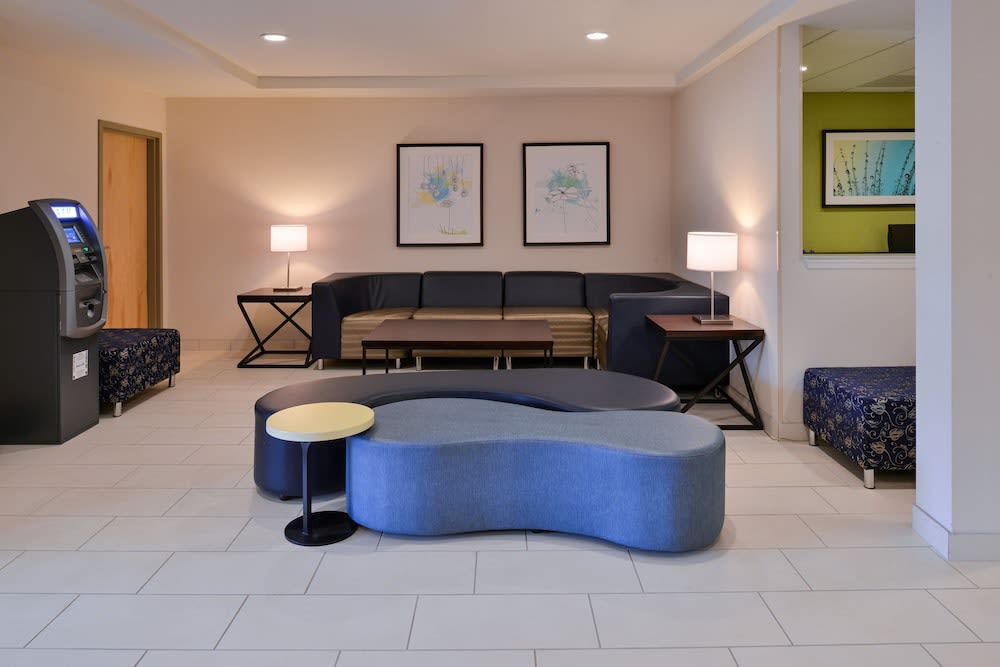 Holiday Inn Express and Suites West Ocean City by IHG 2