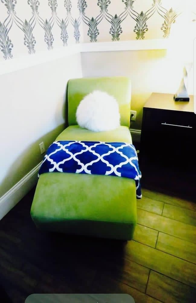 Rodeway Inn Logan International Airport 3