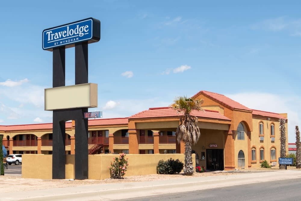 Travelodge by Wyndham Kingman 1
