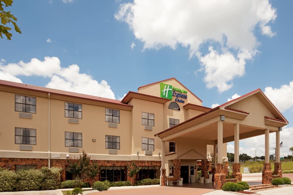 Holiday Inn Express & Suites KERRVILLE by IHG 1