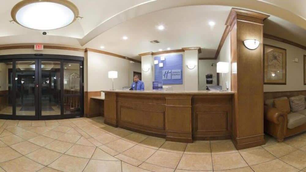 Holiday Inn Express & Suites MISSION-MCALLEN AREA by IHG 2