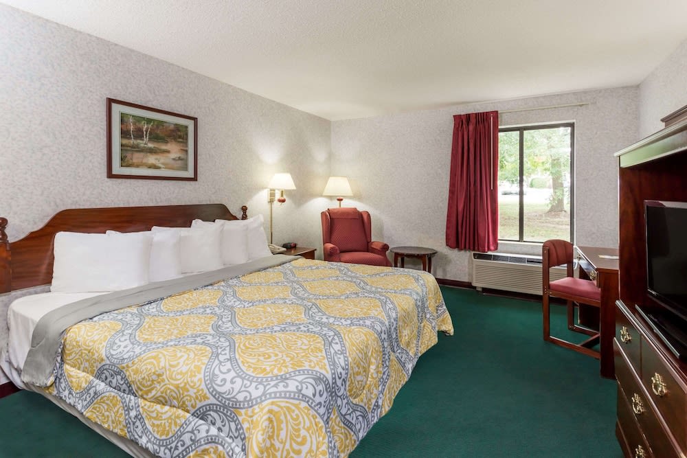 Days Inn by Wyndham Battlefield Rd/Hwy 65 2