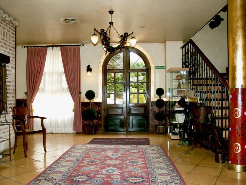 Jardin de la Abadia, Arroyo de la Encomienda 2