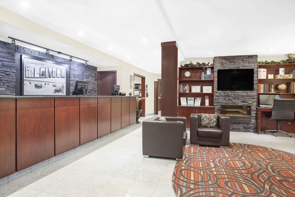 Super 8 by Wyndham Brandon MB 2