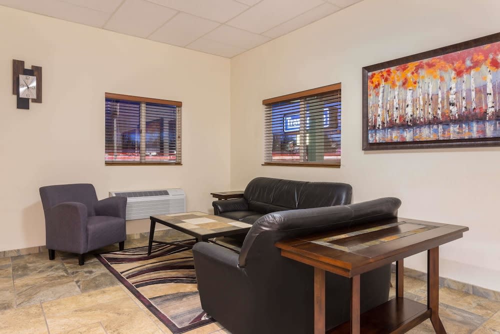 Travelodge by Wyndham Loveland/Fort Collins Area 2