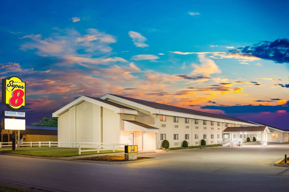 Super 8 by Wyndham Nevada 1