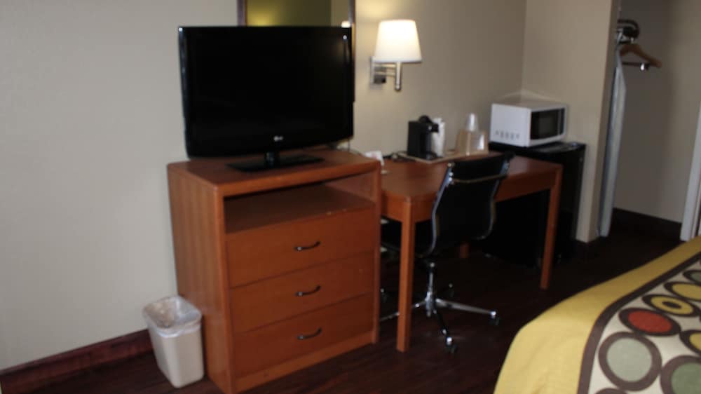 Super 8 by Wyndham Mobile/Tillmans Corner 5