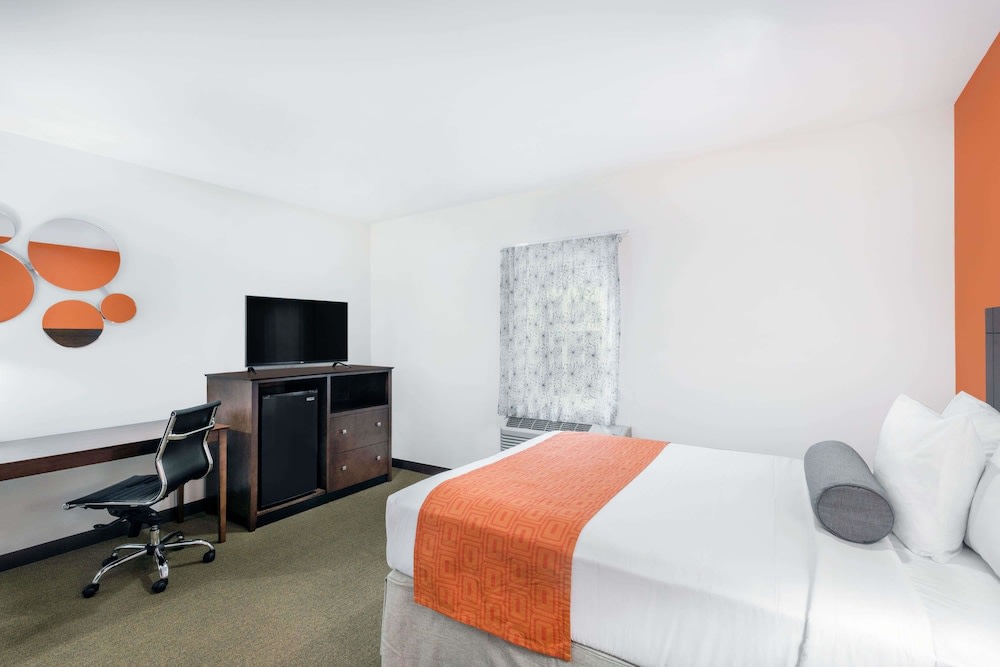 Howard Johnson by Wyndham Quincy/ Boston 5