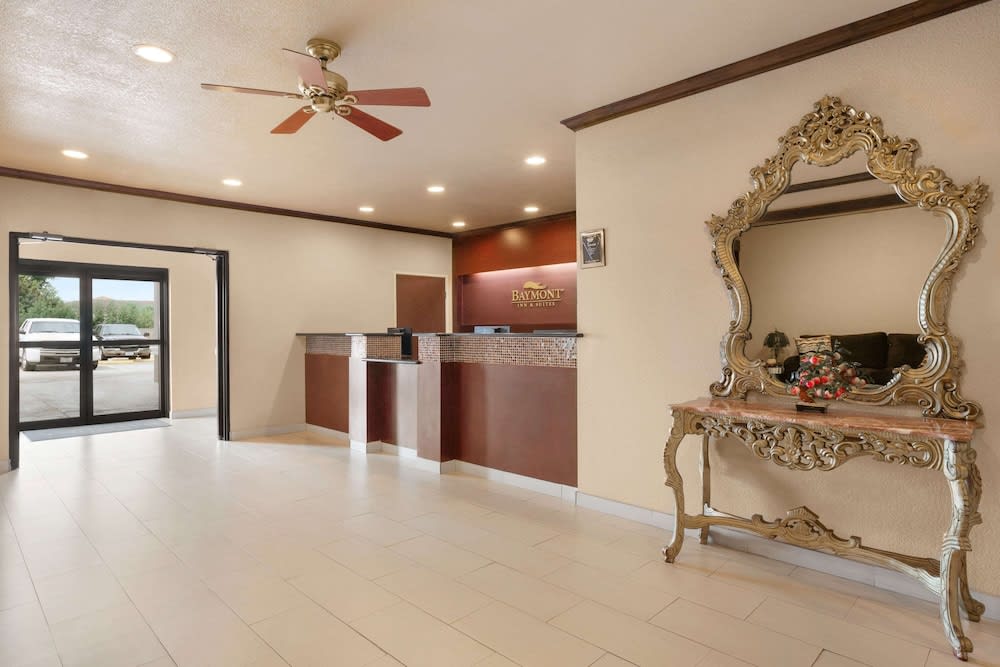 Baymont by Wyndham Clute Lake Jackson 2